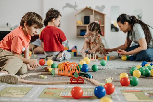 Hračky pro Děti s Autismem: Jak Rozvíjet Sociální Dovednosti